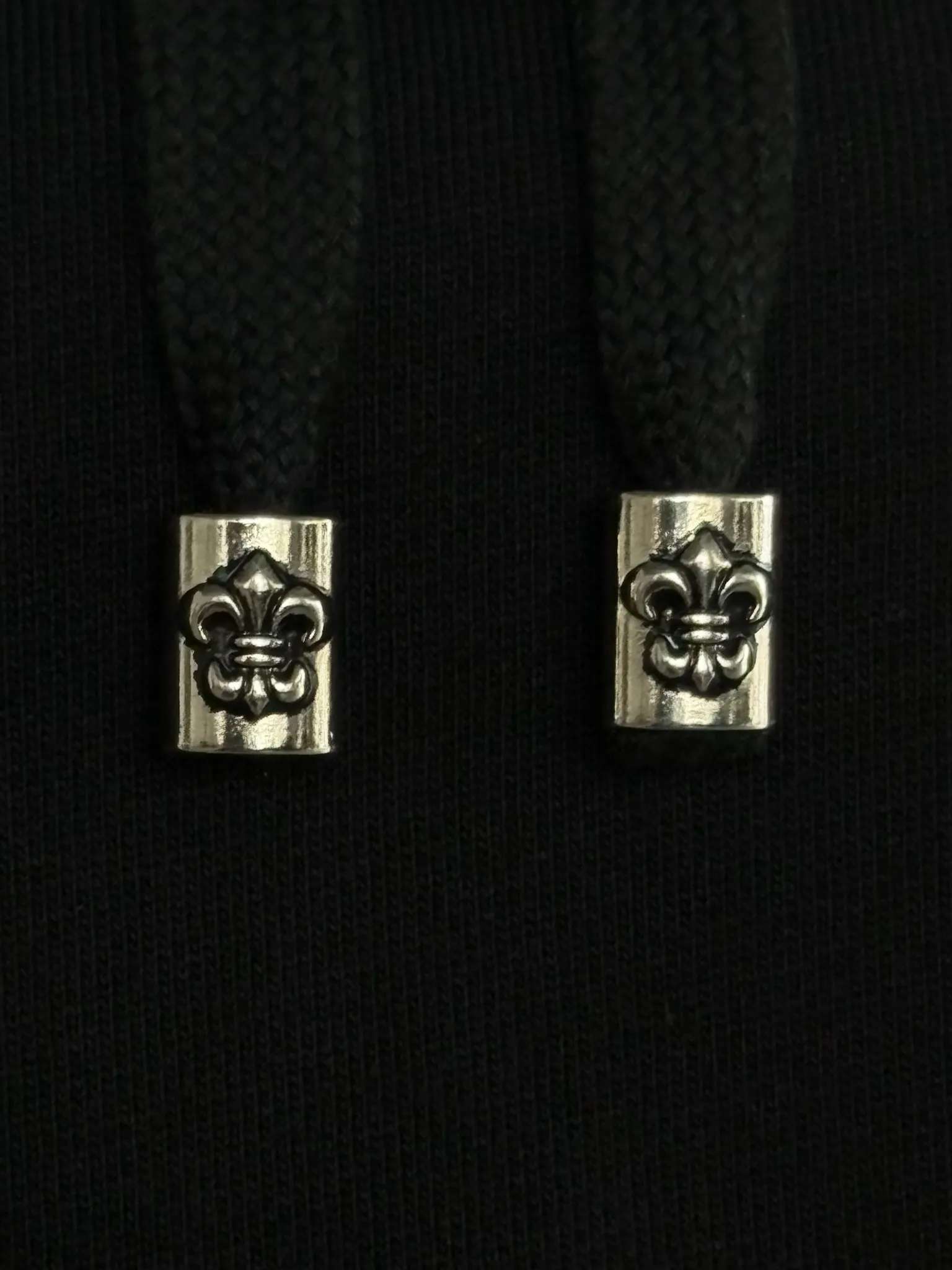 P270 [High Quality] Chrome Hearts Embroidered Horseshoe Rivets🪡+Watermark Letters‼ ️Autumn and winter straight sweatshirt trousers *Customized 420g terry cotton fabric, soft, skin-friendly and comfortable *Embroidery process: horseshoe print + rivet embroidery *A very simple and elegant classic continuation, both in terms of upper body comfort, it is unparalleled, interpreting your luxury and taste, creating your fashionable style and charm. Three complete standards. Same style for men and women. 𝐂𝐎𝐋𝐎𝐔𝐑: Black 𝐒𝐈𝐙𝐄: S-XL